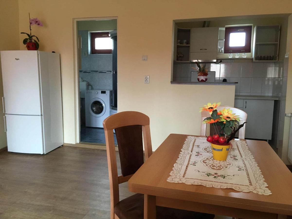 Bicsak Apartman Apartment Joseni Luaran gambar